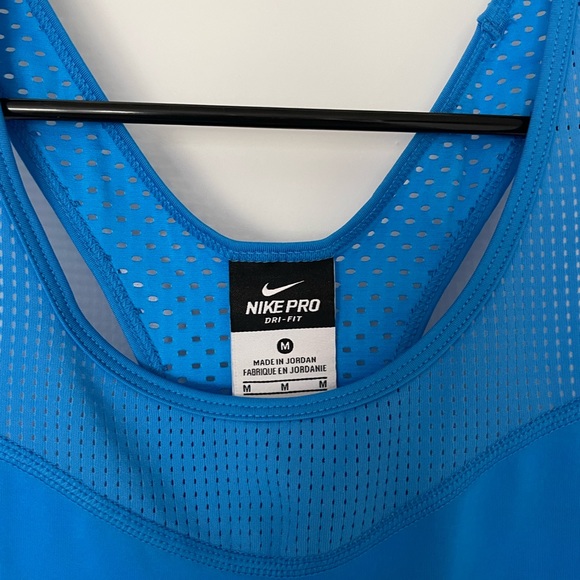 Nike workout tank top - Picture 2 of 3